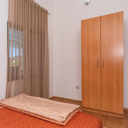 Apartman Sara Бар Екстериор снимка