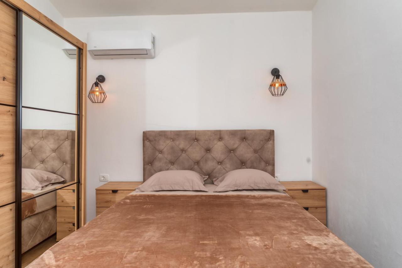 Apartman Sara Бар Екстериор снимка
