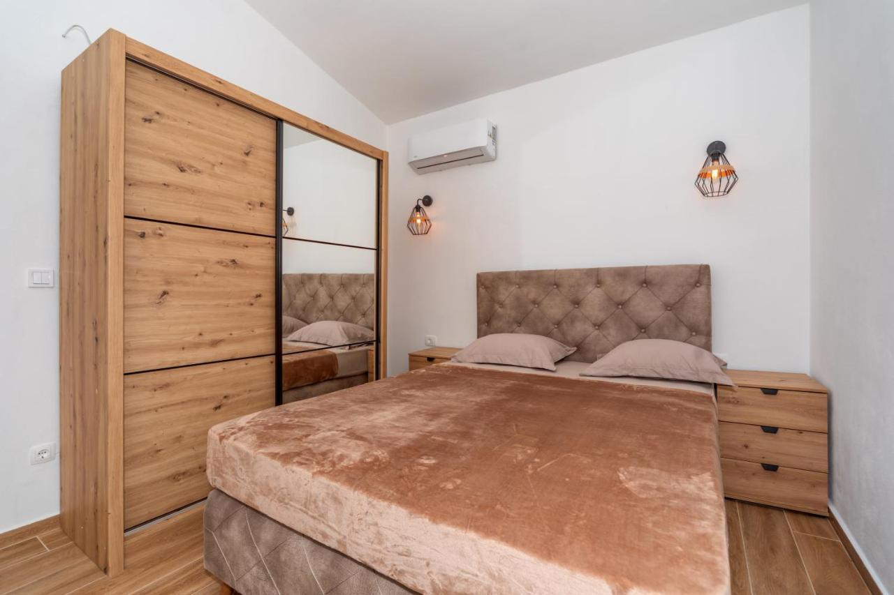 Apartman Sara Бар Екстериор снимка