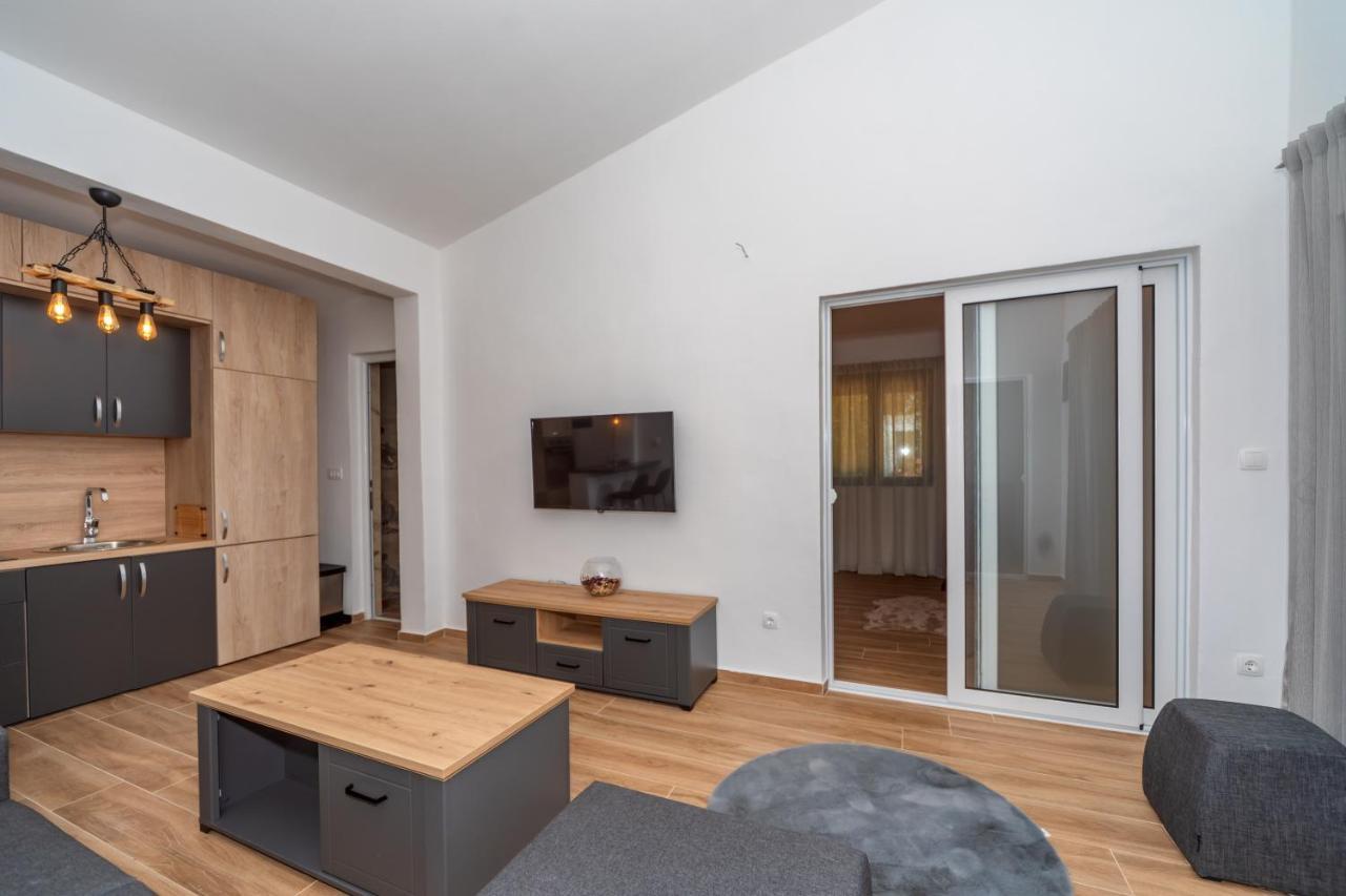 Apartman Sara Бар Екстериор снимка