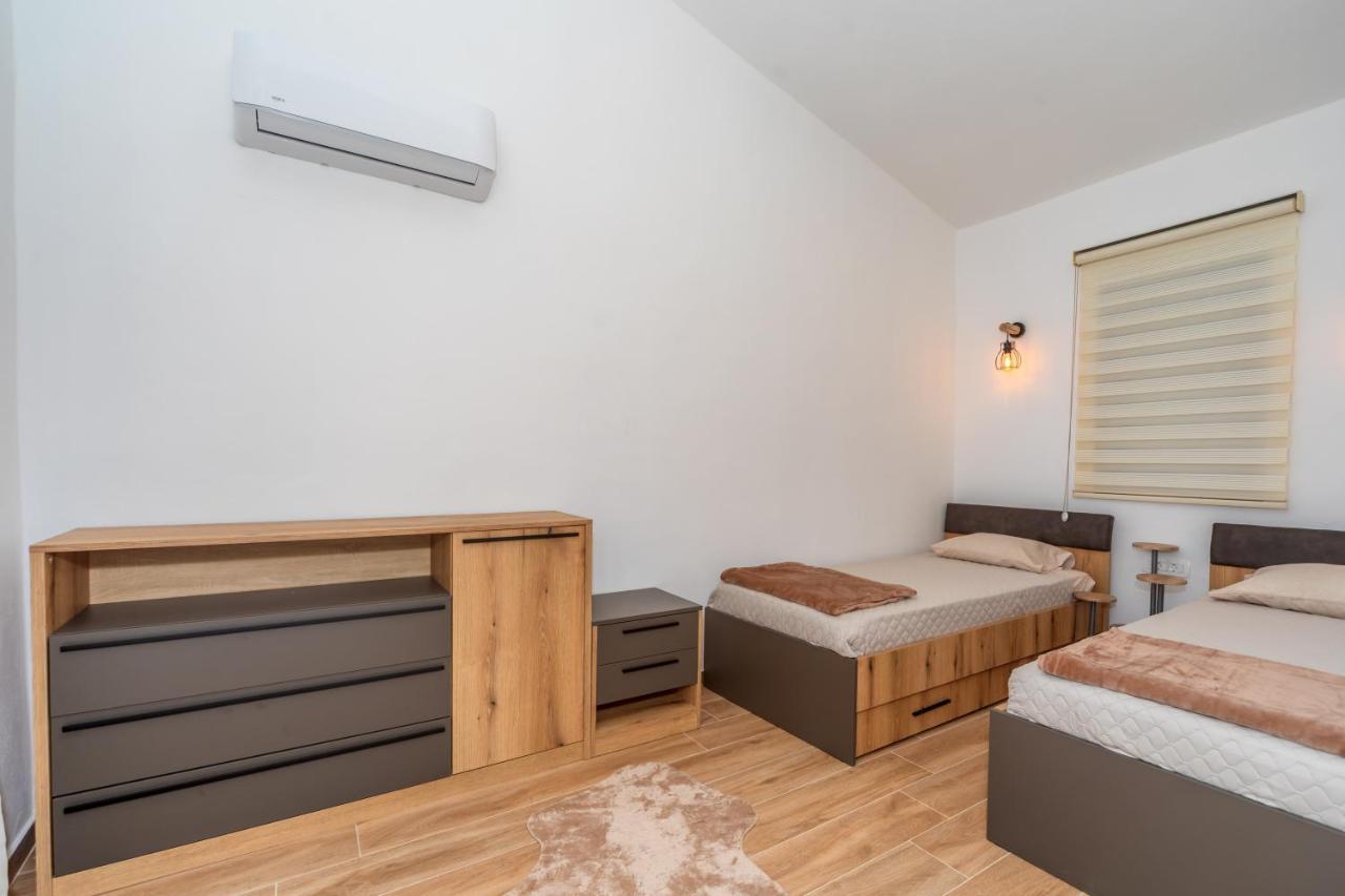 Apartman Sara Бар Екстериор снимка
