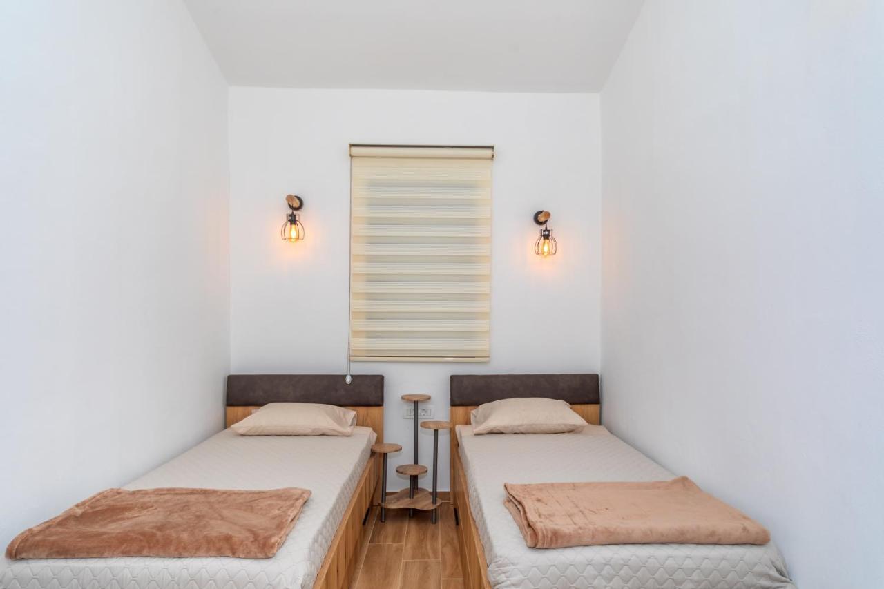 Apartman Sara Бар Екстериор снимка