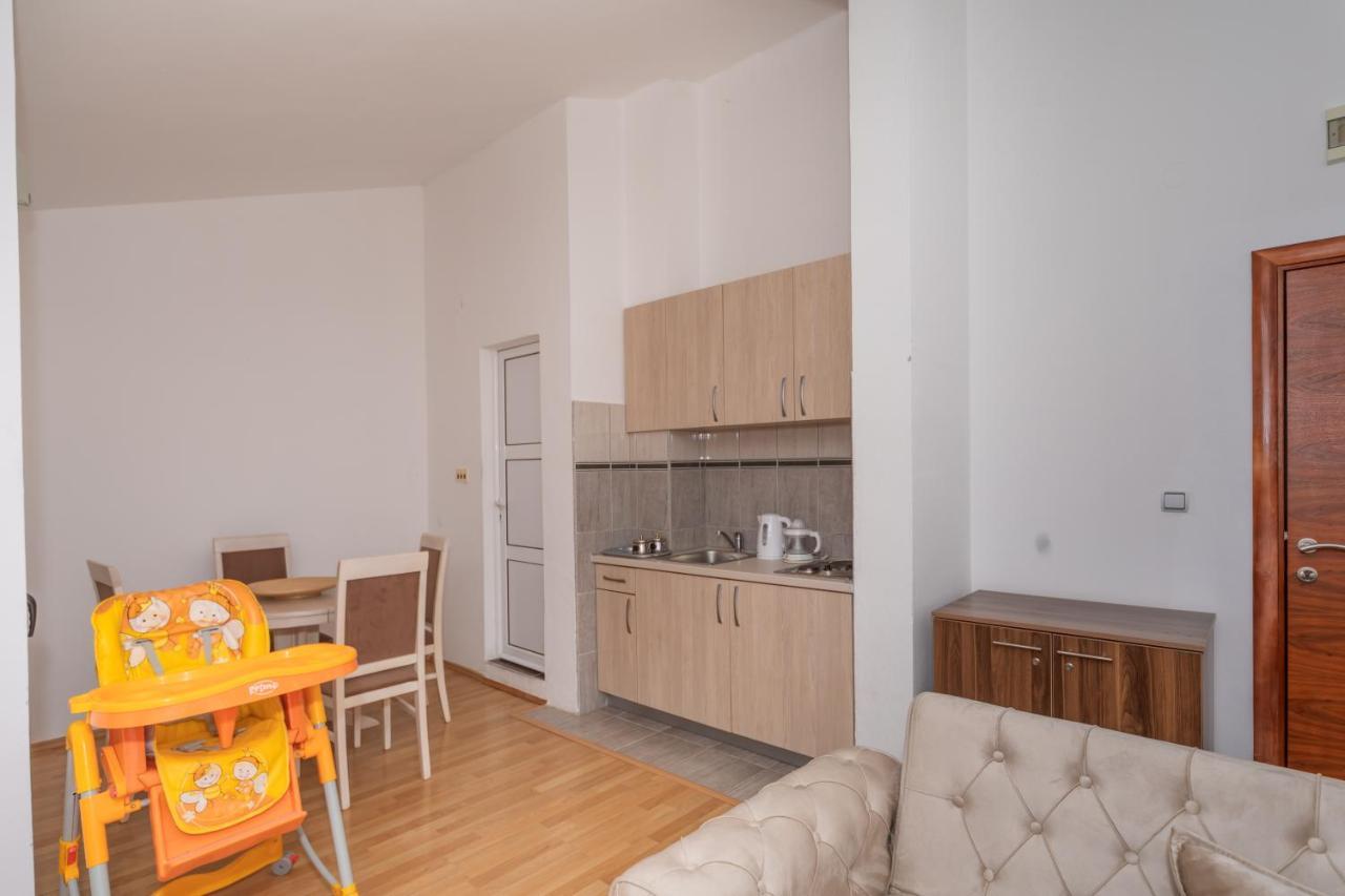 Apartman Sara Бар Екстериор снимка