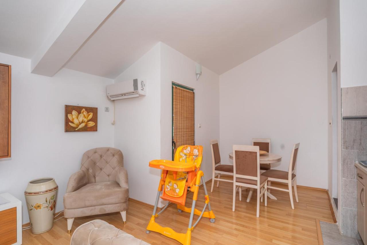 Apartman Sara Бар Екстериор снимка