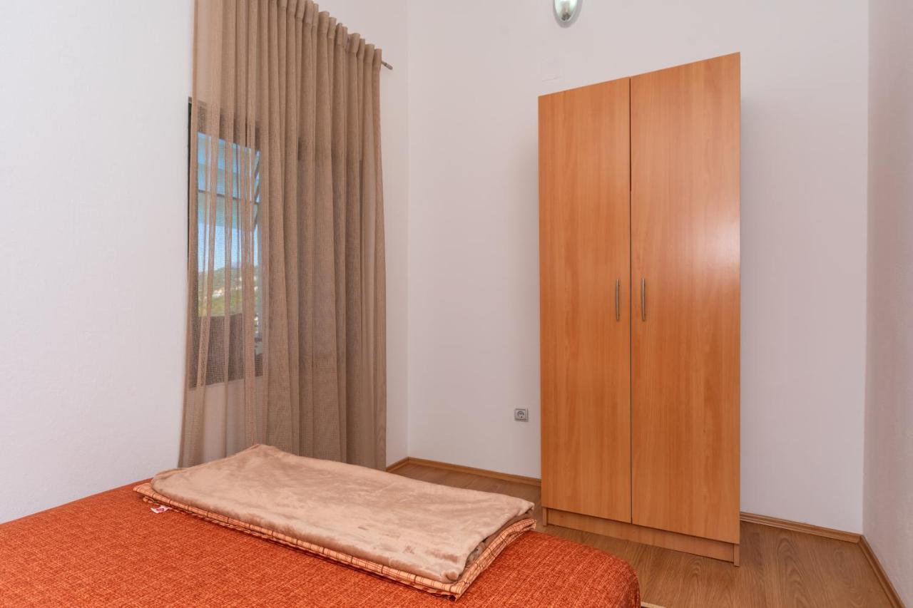 Apartman Sara Бар Екстериор снимка
