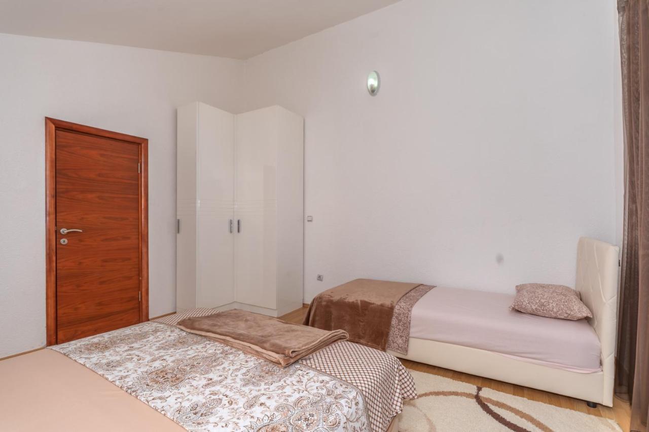 Apartman Sara Бар Екстериор снимка
