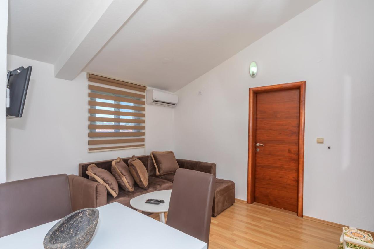 Apartman Sara Бар Екстериор снимка