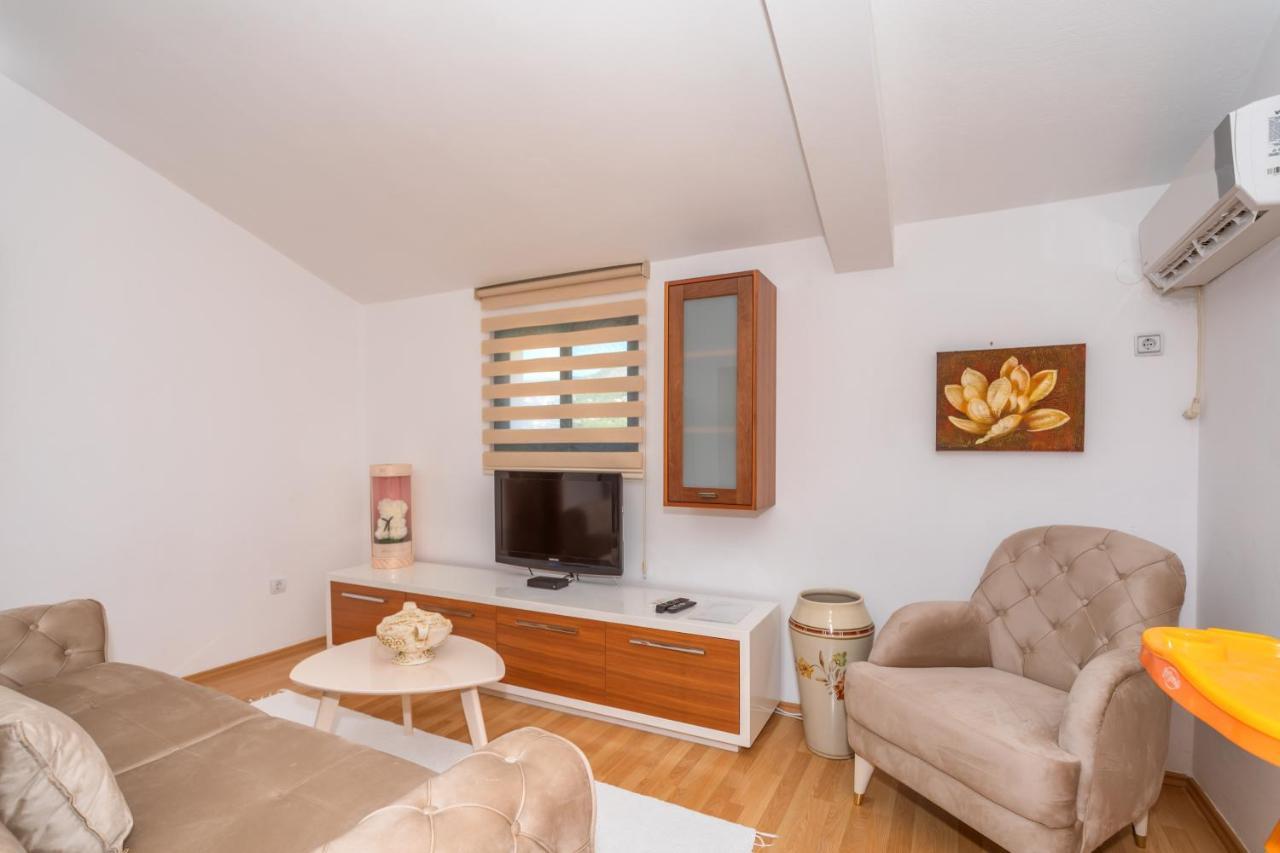 Apartman Sara Бар Екстериор снимка
