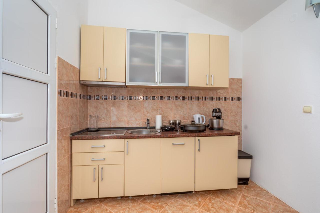Apartman Sara Бар Екстериор снимка