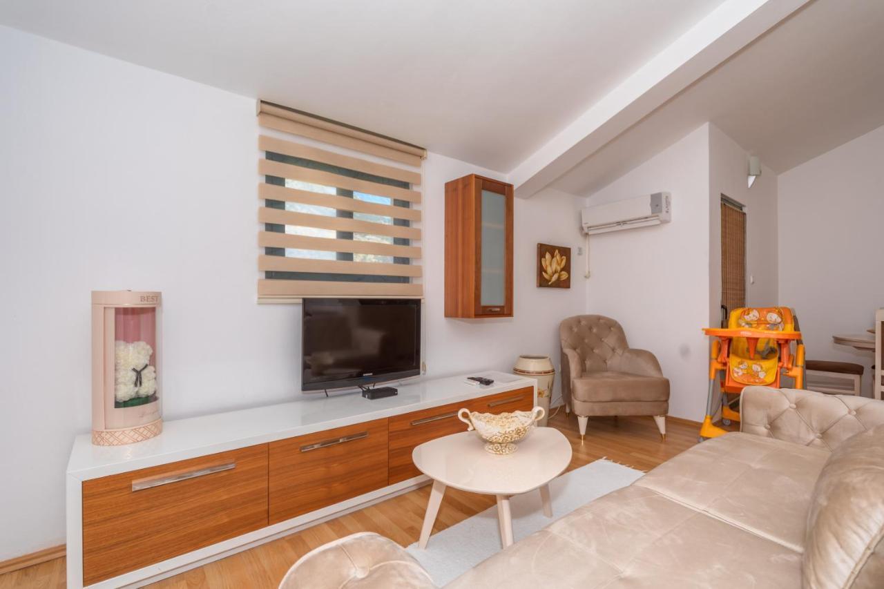Apartman Sara Бар Екстериор снимка