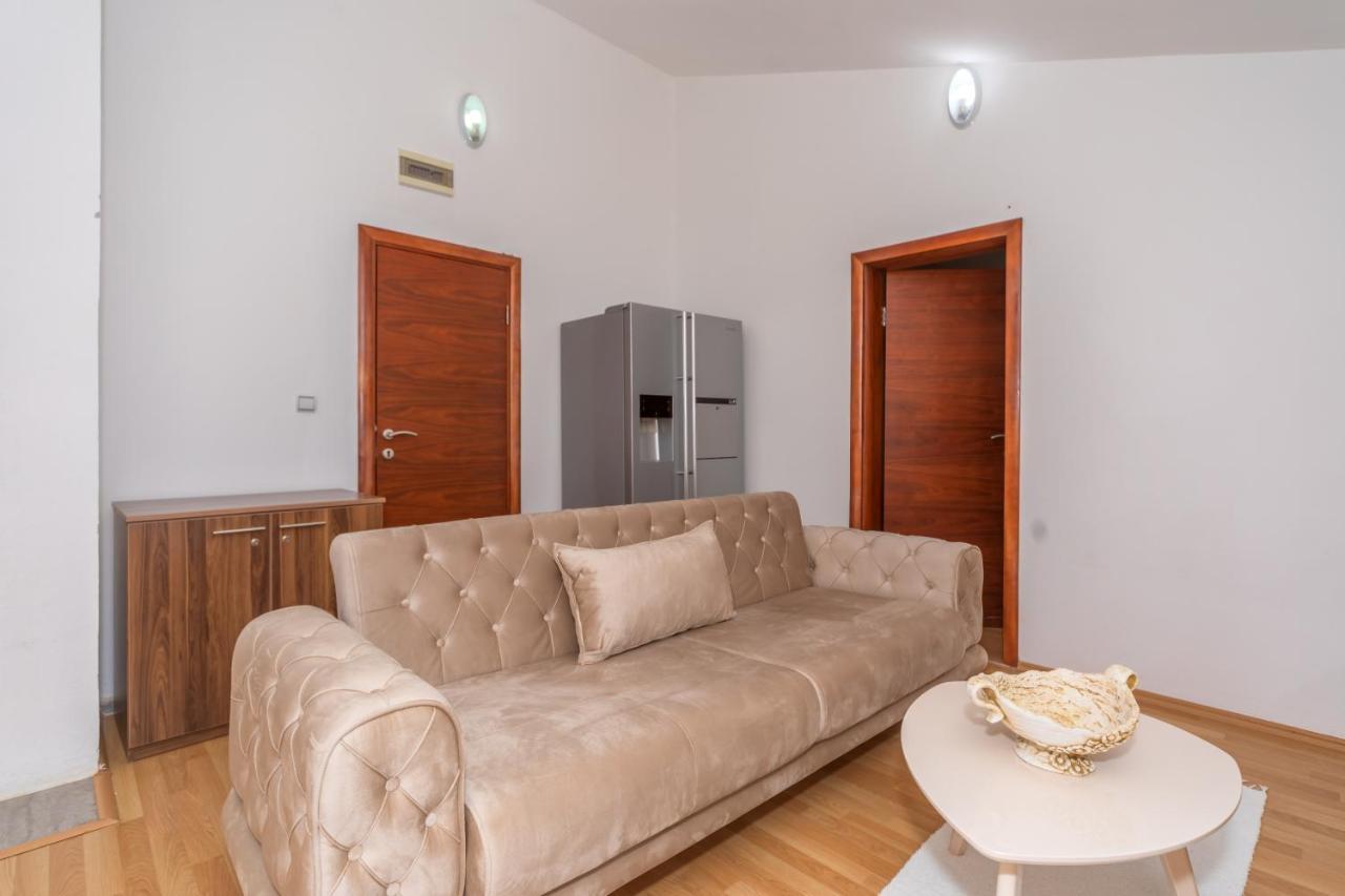 Apartman Sara Бар Екстериор снимка