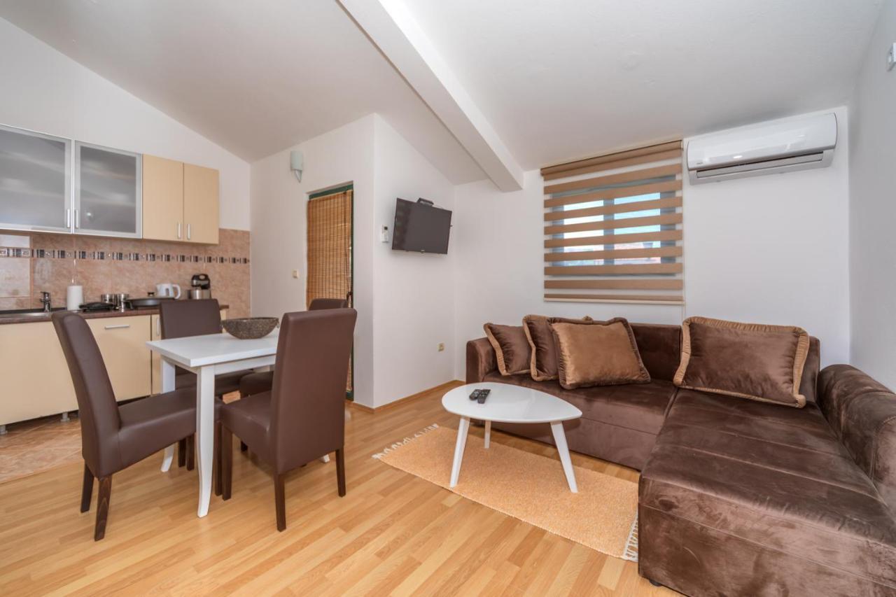 Apartman Sara Бар Екстериор снимка